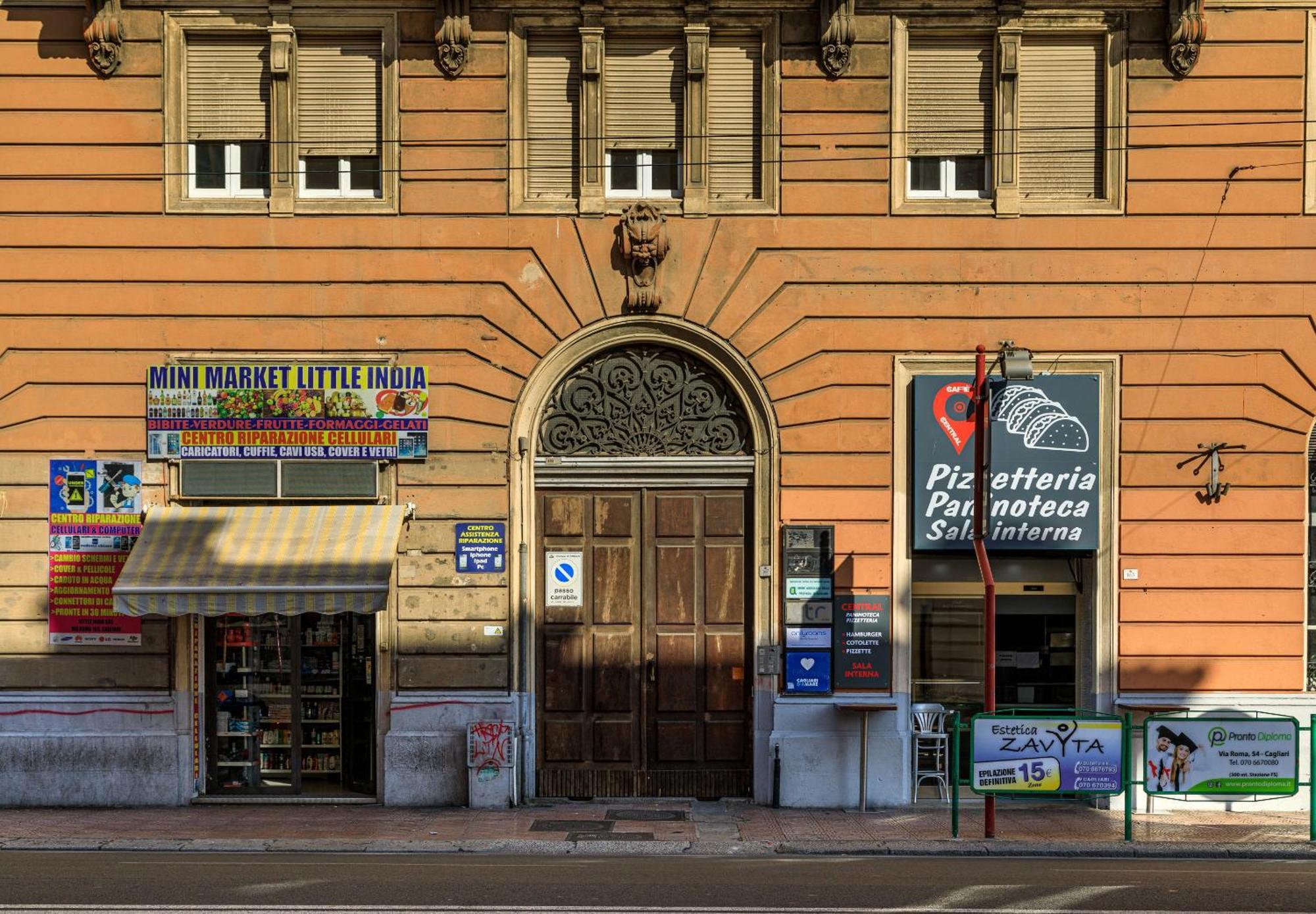 Onlyrooms V - Central & Train Station Cagliari Esterno foto